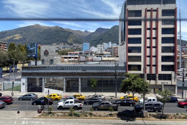 Local | Av. 10 de Agosto | Quito, Pichincha
